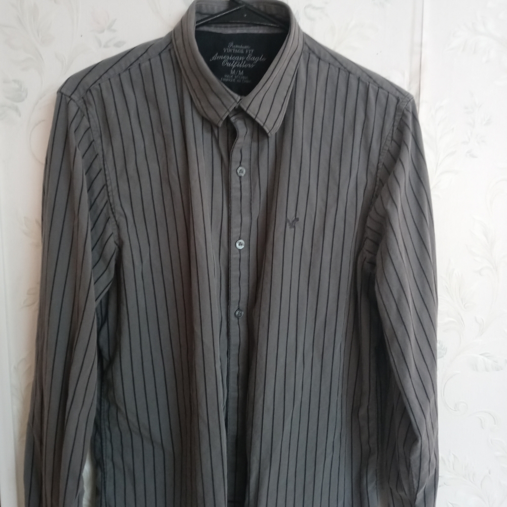 American Eagle Men's Shirt! Medium